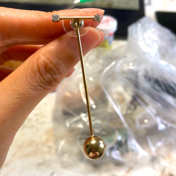 earring - Picture 1 of 3